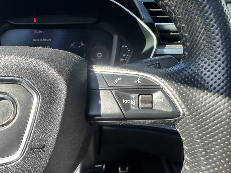 AUDI Q3 1.5 35-TFSI -150ch S-Line  TOIT PANORAMIQUE OUVRANT / CAMERA DE RECUL SIEGES CHAUFFANTS