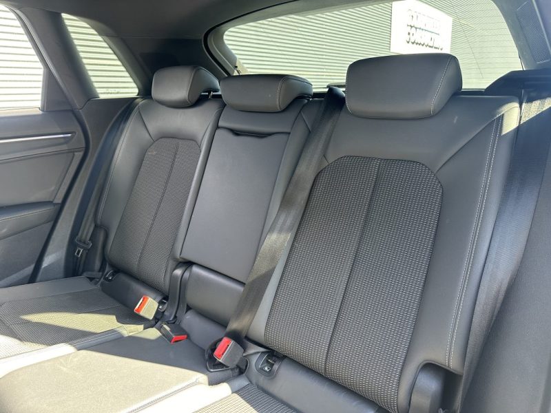 AUDI Q3 1.5 35-TFSI -150ch S-Line  TOIT PANORAMIQUE OUVRANT / CAMERA DE RECUL SIEGES CHAUFFANTS
