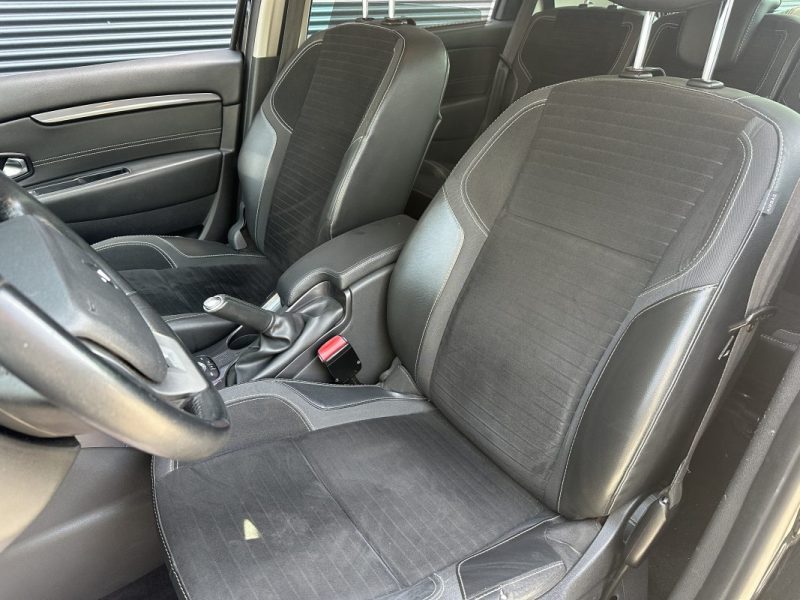 RENAULT MEGANE SCENIC 2015