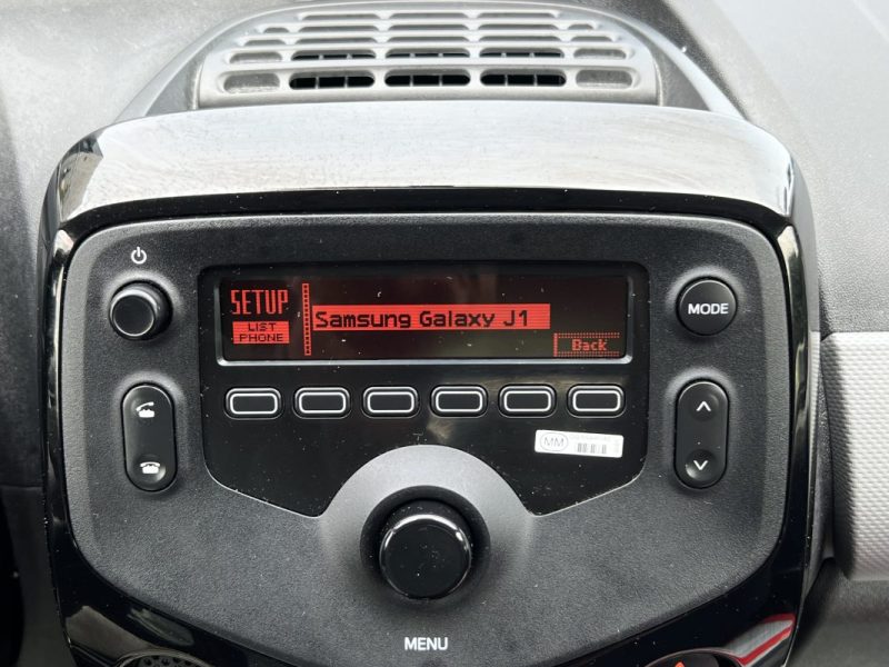 PEUGEOT 108 STYLE 1.0 VTI 72 Cv PREMIERE MAIN 15 700 Kms 5 PORTES CRIT AIR 1 - GARANTIE 1 AN