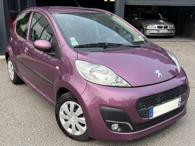 PEUGEOT 107 PHASE 3 1.0 68 Cv BOITE AUTOMATIQUE 5 PORTES CRIT AIR 1 - GARANTIE 1 AN