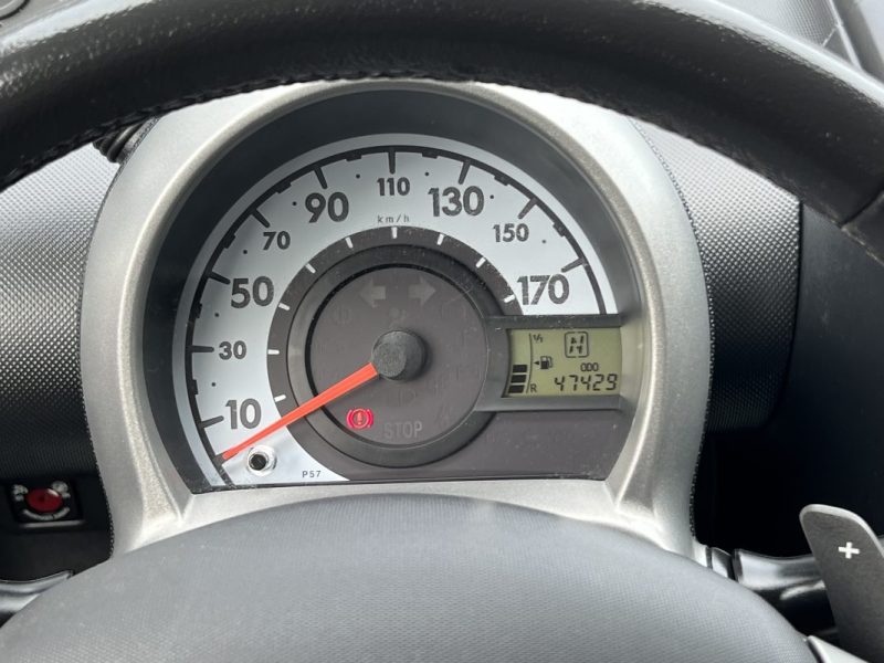 PEUGEOT 107 PHASE 3 1.0 68 Cv BOITE AUTOMATIQUE 5 PORTES CRIT AIR 1 - GARANTIE 1 AN