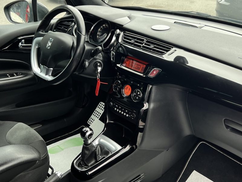 CITROEN DS3 SPORT CHIC 1.6 VTI 120 Cv ECRAN GPS BLUETOOTH FEUX LEDS CRIT AIR 1 - GARANTIE 1 AN