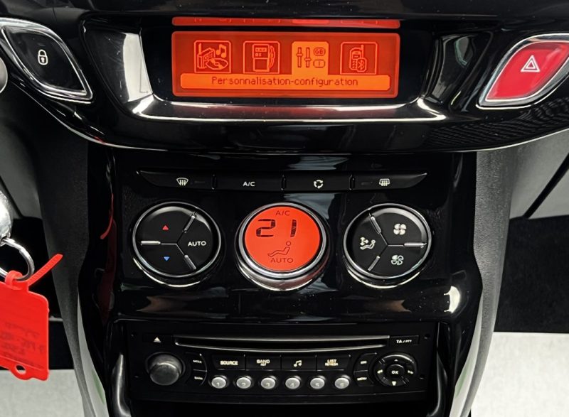 CITROEN DS3 SPORT CHIC 1.6 VTI 120 Cv ECRAN GPS BLUETOOTH FEUX LEDS CRIT AIR 1 - GARANTIE 1 AN