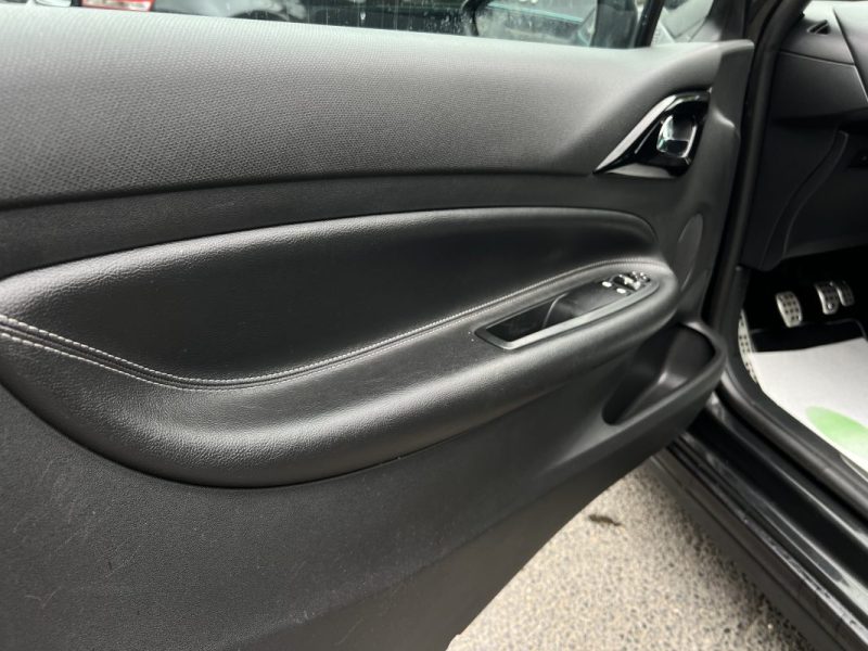 CITROEN DS3 SPORT CHIC 1.6 VTI 120 Cv ECRAN GPS BLUETOOTH FEUX LEDS CRIT AIR 1 - GARANTIE 1 AN