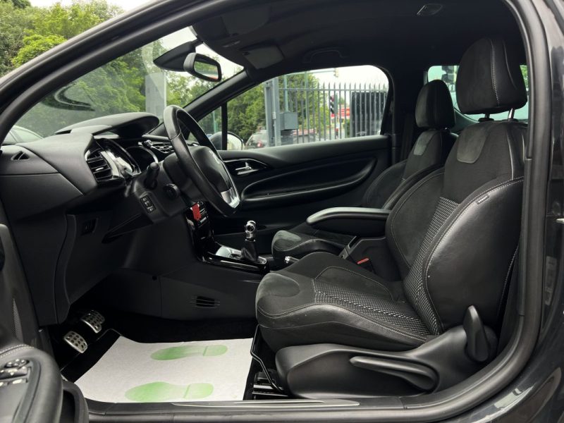 CITROEN DS3 SPORT CHIC 1.6 VTI 120 Cv ECRAN GPS BLUETOOTH FEUX LEDS CRIT AIR 1 - GARANTIE 1 AN