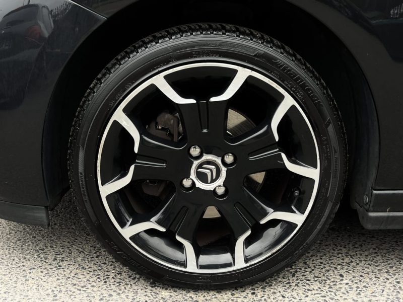 CITROEN DS3 SPORT CHIC 1.6 VTI 120 Cv ECRAN GPS BLUETOOTH FEUX LEDS CRIT AIR 1 - GARANTIE 1 AN