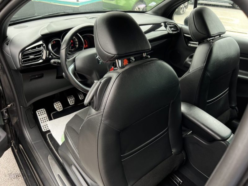 CITROEN DS3 SPORT CHIC 1.6 VTI 120 Cv ECRAN GPS BLUETOOTH FEUX LEDS CRIT AIR 1 - GARANTIE 1 AN