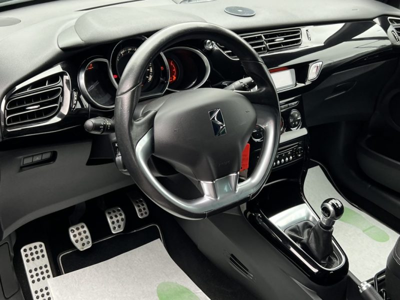 CITROEN DS3 SPORT CHIC 1.6 VTI 120 Cv ECRAN GPS BLUETOOTH FEUX LEDS CRIT AIR 1 - GARANTIE 1 AN