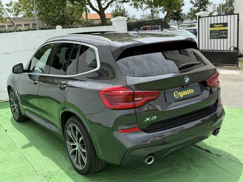 B.M.W. X3 2020