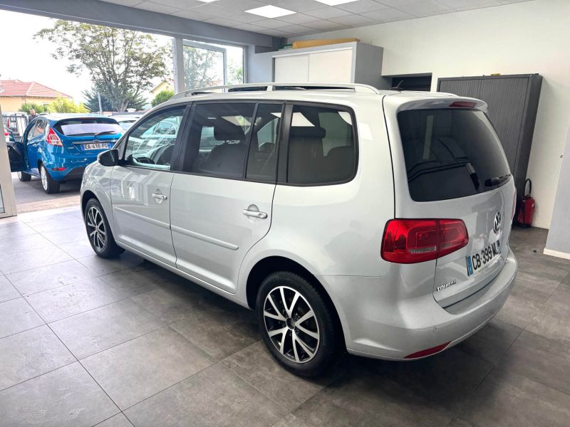 VOLKSWAGEN TOURAN 2012
