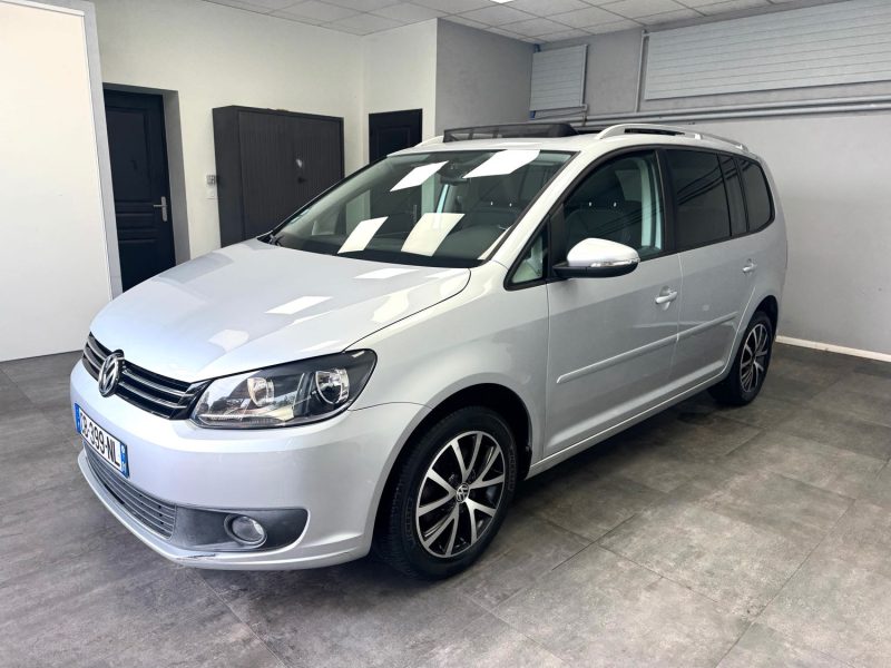 VOLKSWAGEN TOURAN 2012