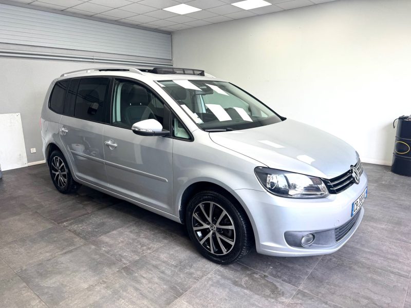 VOLKSWAGEN TOURAN 2012