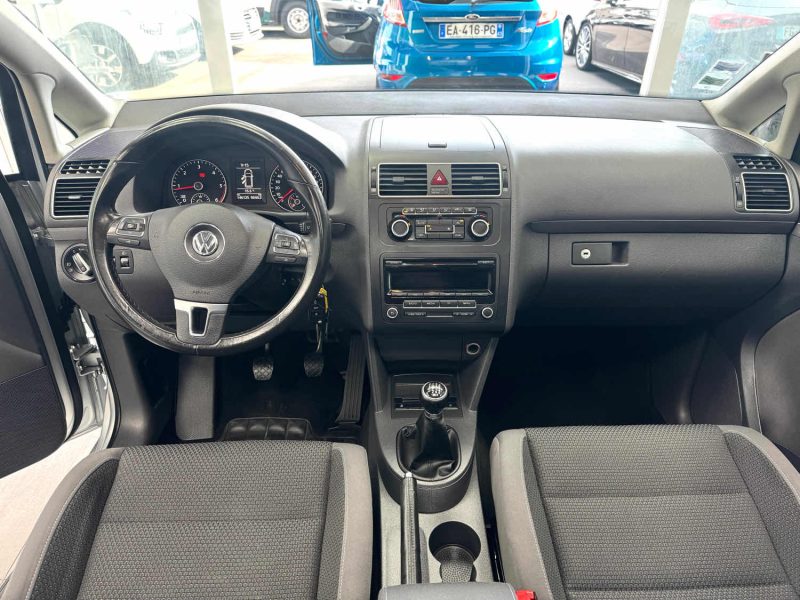 VOLKSWAGEN TOURAN 2012