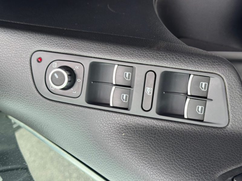 VOLKSWAGEN TIGUAN 2011