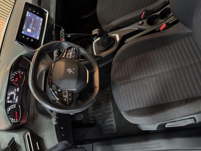 PEUGEOT 208 1.2 VTI 75cv 2022