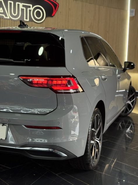 VOLKSWAGEN GOLF 2025