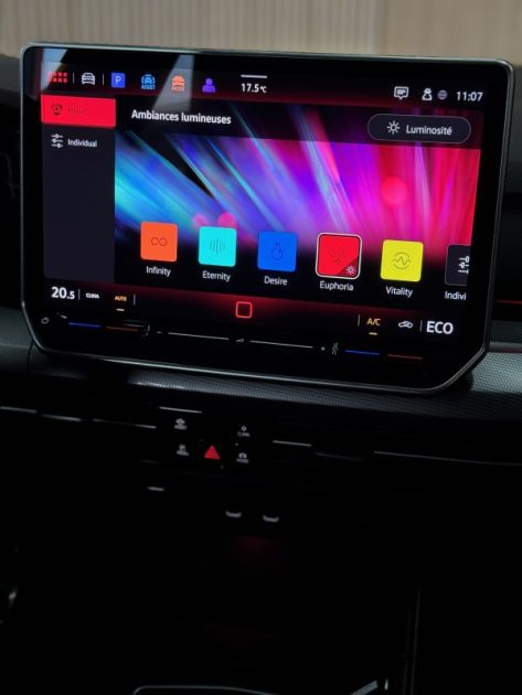 VOLKSWAGEN GOLF 2025