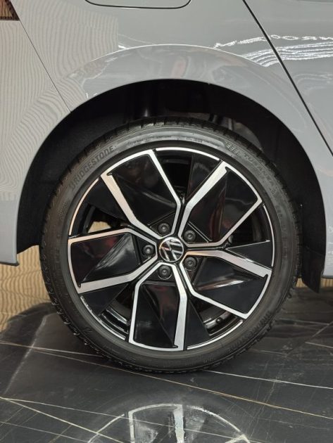 VOLKSWAGEN GOLF 2025