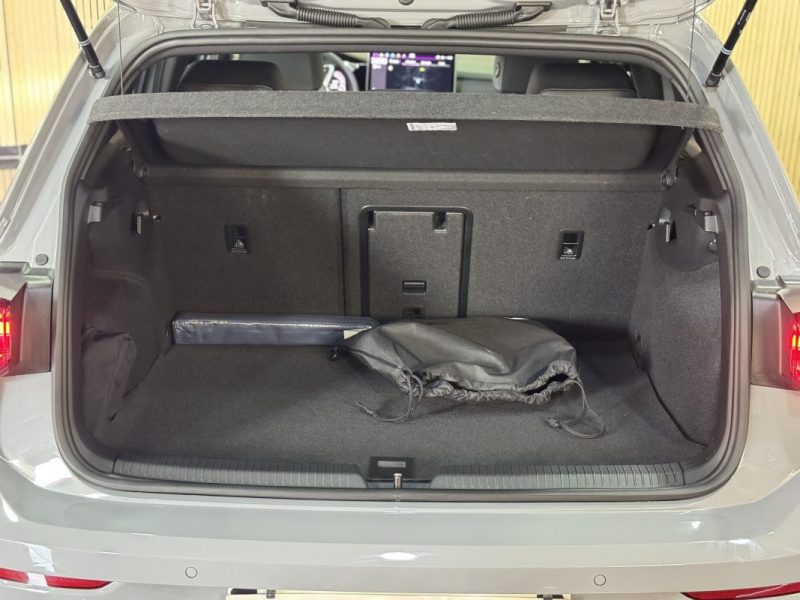 VOLKSWAGEN GOLF 2025