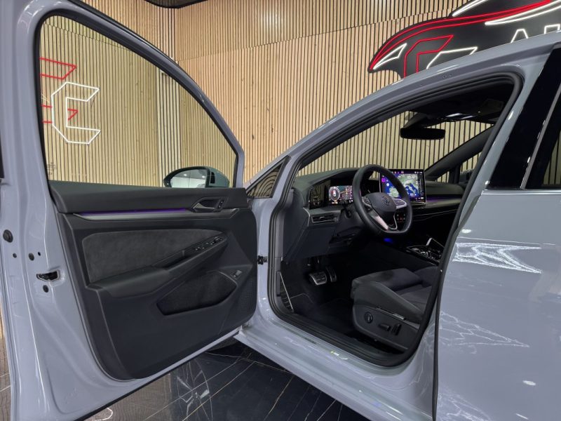 VOLKSWAGEN GOLF 2025