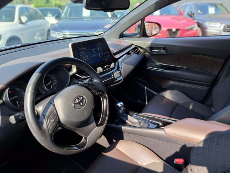 TOYOTA C-HR 2017