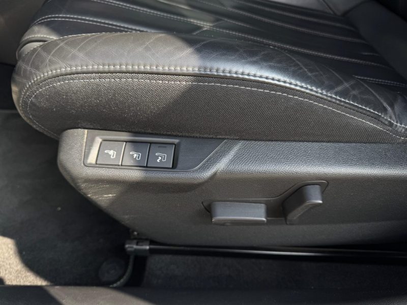 PEUGEOT 208 1.2 PureTech 130 SS EAT8 GT Line - Distribution OK