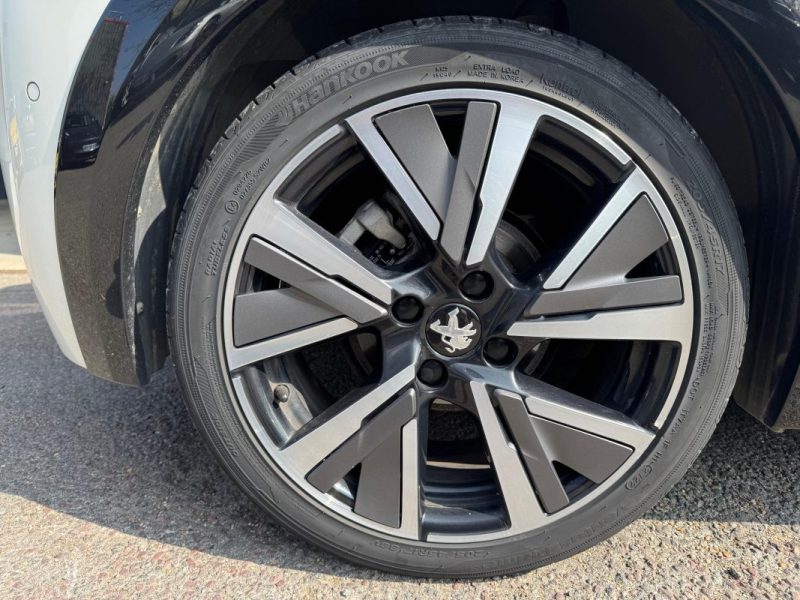 PEUGEOT 208 1.2 PureTech 130 SS EAT8 GT Line - Distribution OK