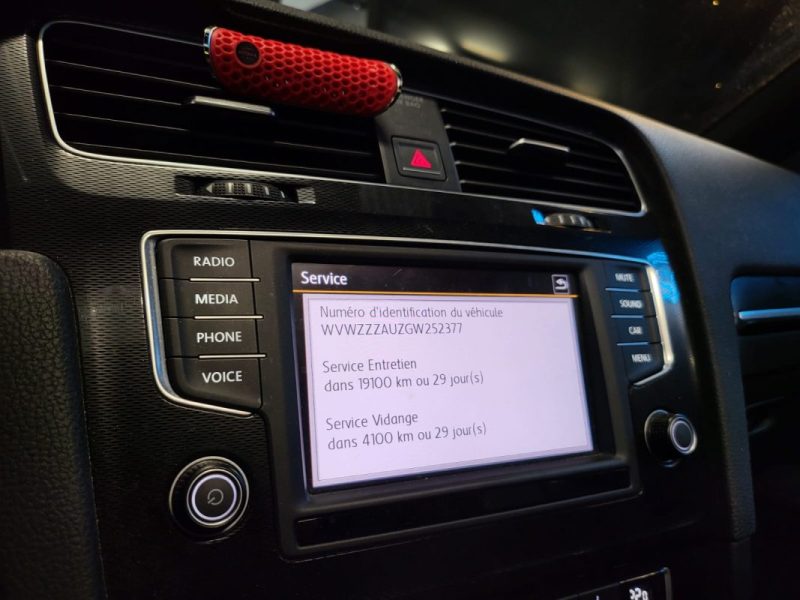 VOLKSWAGEN GOLF 2.0 TSI 220 GTI DSG / TOIT OUVRANT / APPLE CARPLAY / SUIVI COMPLET