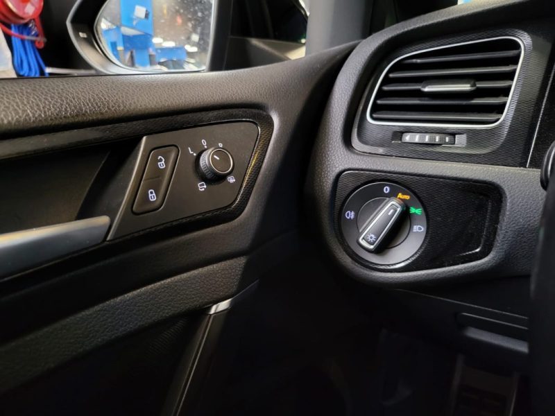 VOLKSWAGEN GOLF 2.0 TSI 220 GTI DSG / TOIT OUVRANT / APPLE CARPLAY / SUIVI COMPLET