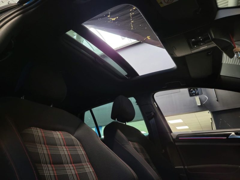 VOLKSWAGEN GOLF 2.0 TSI 220 GTI DSG / TOIT OUVRANT / APPLE CARPLAY / SUIVI COMPLET