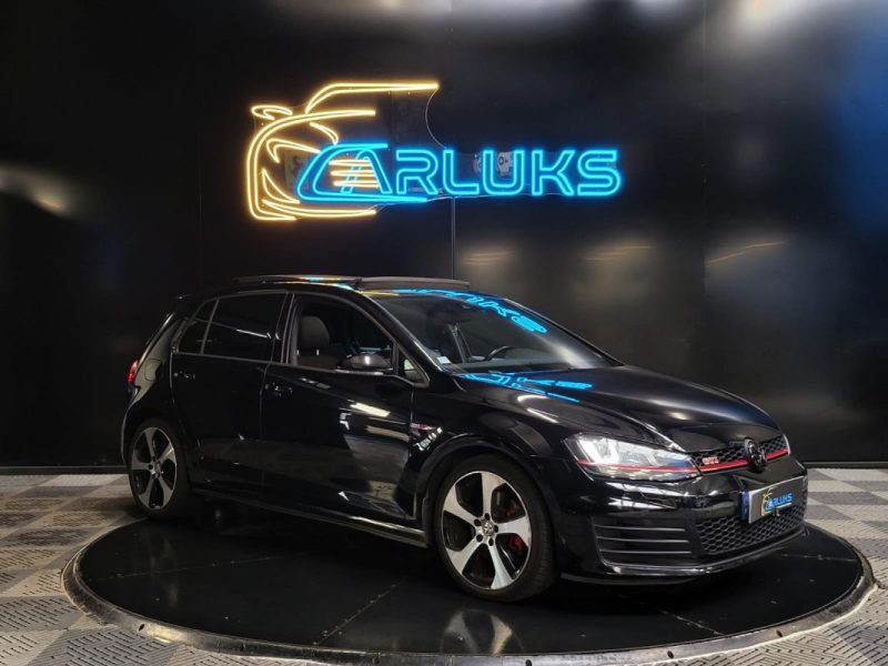 VOLKSWAGEN GOLF 2.0 TSI 220 GTI DSG / TOIT OUVRANT / APPLE CARPLAY / SUIVI COMPLET