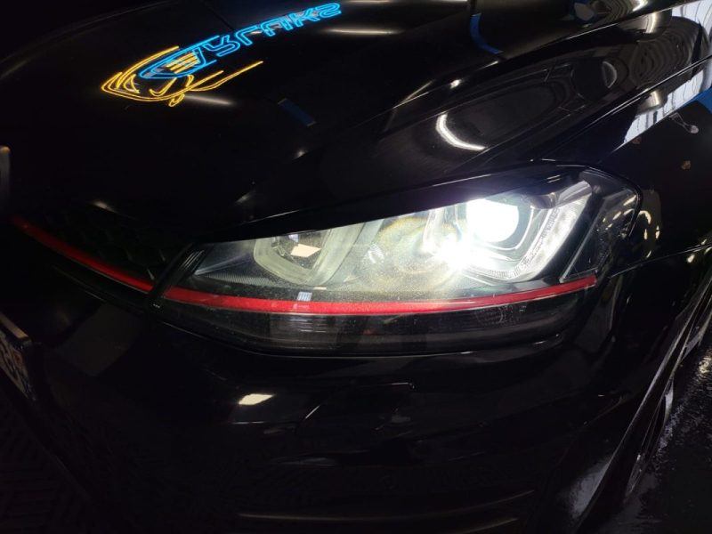 VOLKSWAGEN GOLF 2.0 TSI 220 GTI DSG / TOIT OUVRANT / APPLE CARPLAY / SUIVI COMPLET