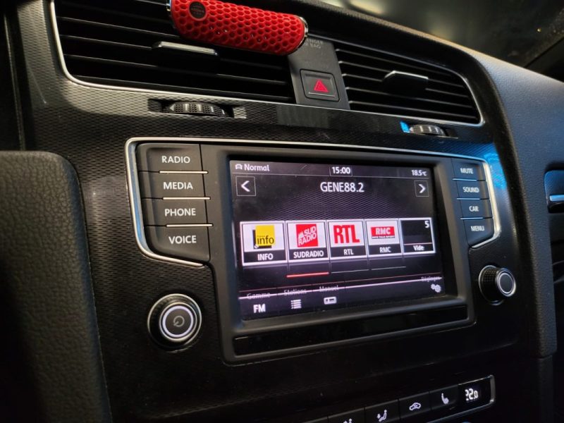 VOLKSWAGEN GOLF 2.0 TSI 220 GTI DSG / TOIT OUVRANT / APPLE CARPLAY / SUIVI COMPLET