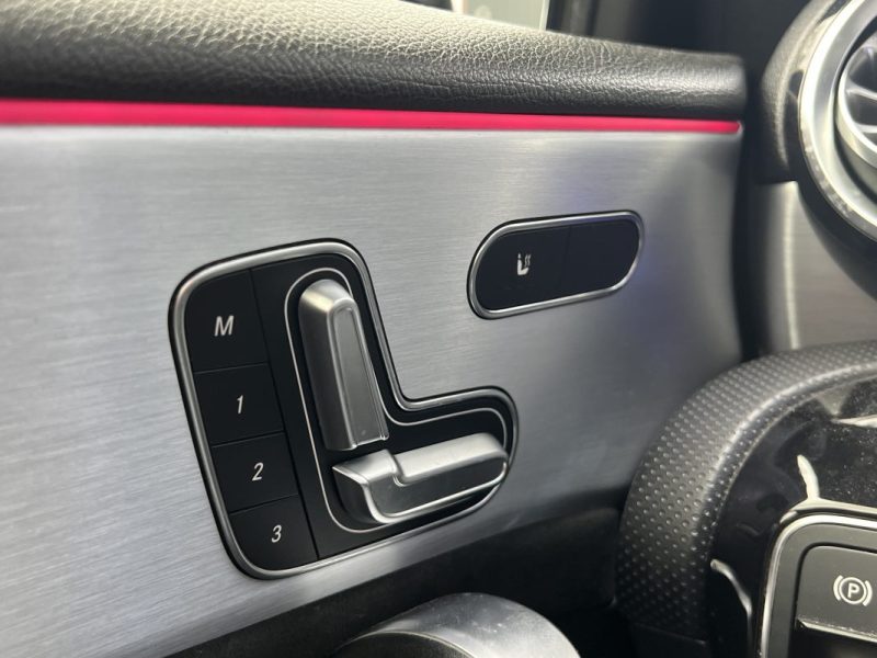 MERCEDES-BENZ Classe A 220 d 2.0 190cv 8G-DCT AMG LINE 