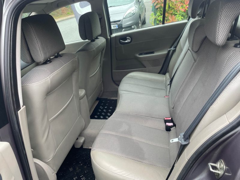 RENAULT MEGANE II 1.6i 115CV