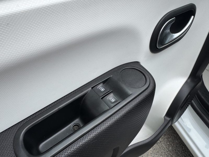 RENAULT TWINGO 1.0I SCE 70CV ZEN