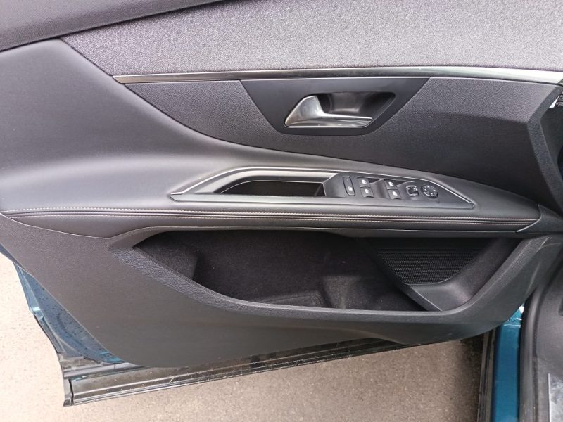 PEUGEOT 5008 1.5 HDI 130CH EAT8