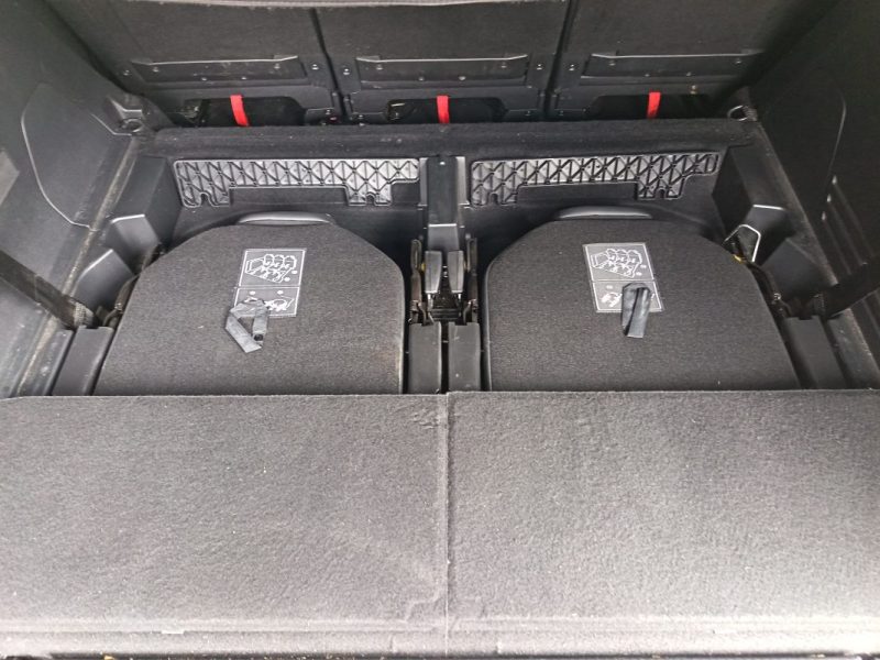 PEUGEOT 5008 1.5 HDI 130CH EAT8