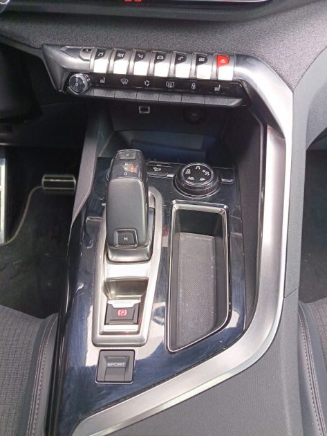 PEUGEOT 5008 1.5 HDI 130CH EAT8