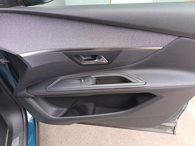 PEUGEOT 5008 1.5 HDI 130CH EAT8