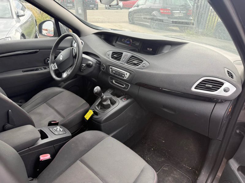 RENAULT MEGANE SCENIC 2012