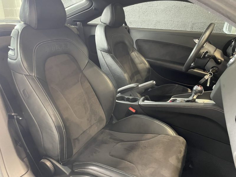 AUDI TTRS 2.5 TFSI 340 QUATTRO S-TRONIC / Française / Gris Suzuka