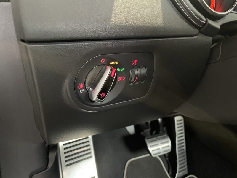 AUDI TTRS 2.5 TFSI 340 QUATTRO S-TRONIC / Française / Gris Suzuka