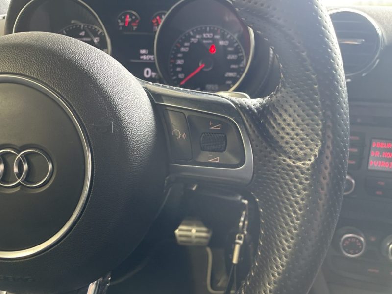 AUDI TTRS 2.5 TFSI 340 QUATTRO S-TRONIC / Française / Gris Suzuka