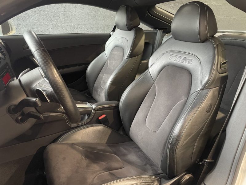 AUDI TTRS 2.5 TFSI 340 QUATTRO S-TRONIC / Française / Gris Suzuka