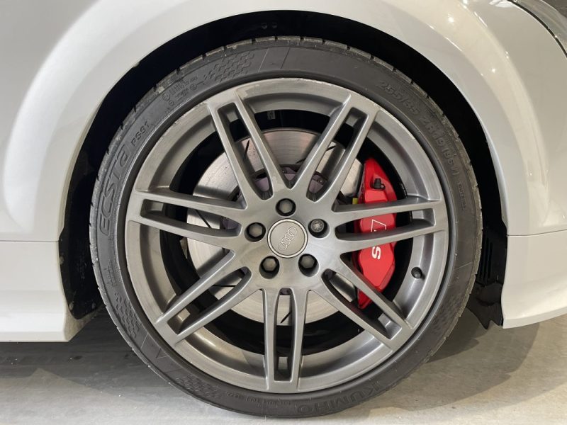 AUDI TTRS 2.5 TFSI 340 QUATTRO S-TRONIC / Française / Gris Suzuka