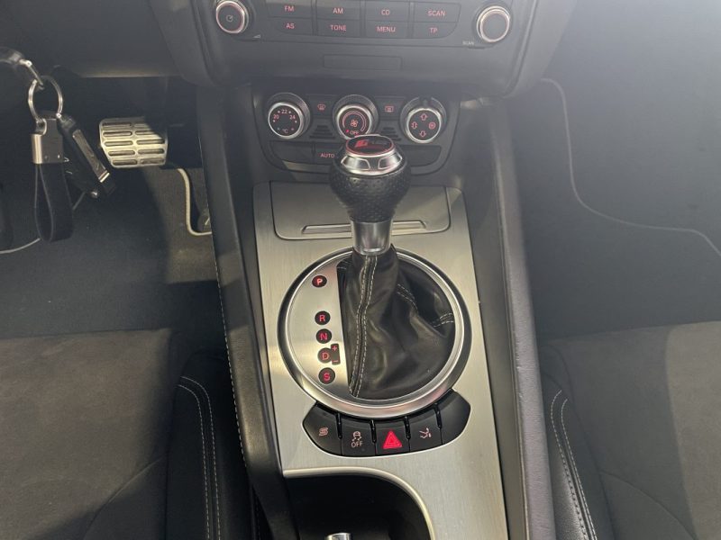 AUDI TTRS 2.5 TFSI 340 QUATTRO S-TRONIC / Française / Gris Suzuka