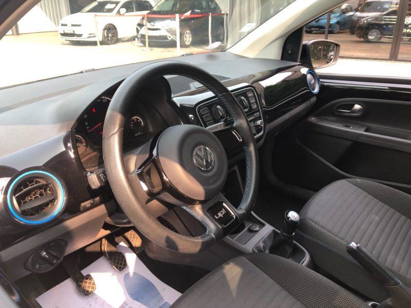 VOLKSWAGEN UP! 2014