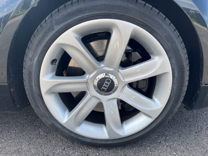 AUDI TT 3.2 L V6 QUATTRO 250 ch S-Tronic